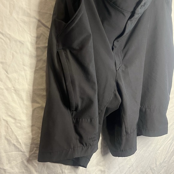 The North Face Shorts Mens 34 Gray Rolling Sun Flashdry Pockets‎ Hiking - EUC - Picture 5 of 7